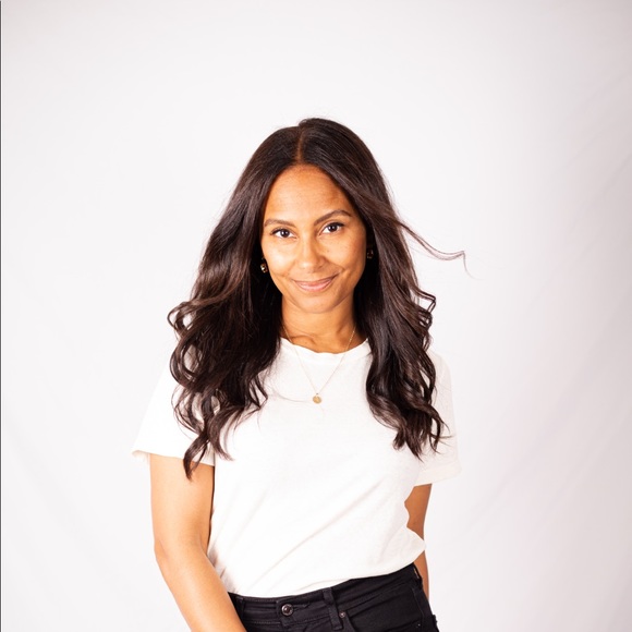 Meet your Posher, Rhea - Picture 1 of 2